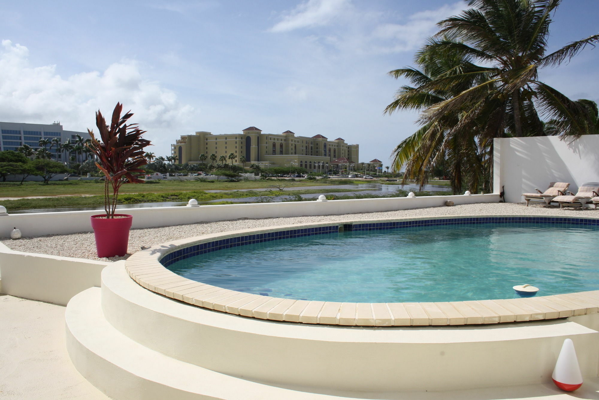 Karibu Aruba Boutique Hotel Palm Beach Exterior photo